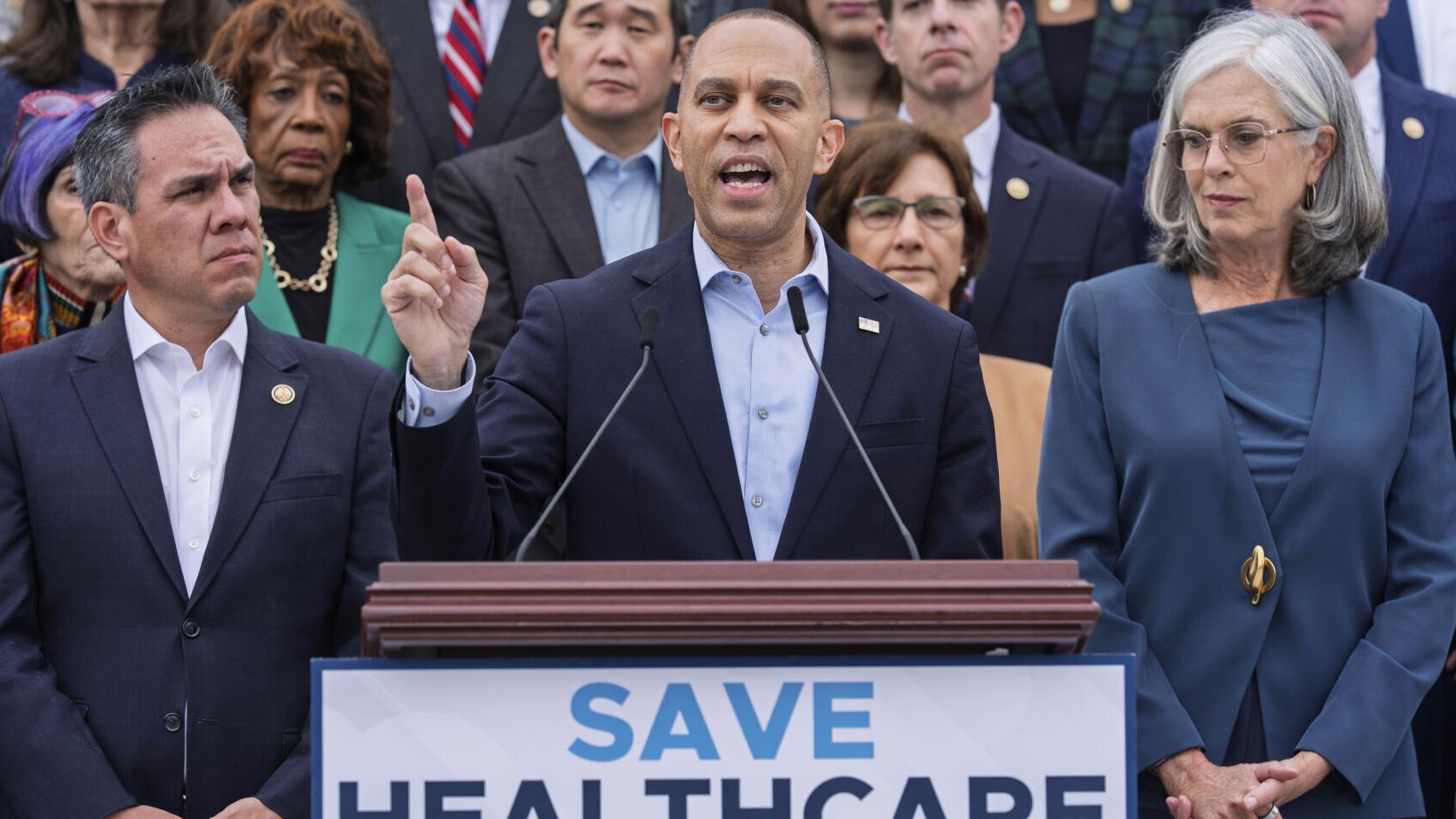 Democrats embrace a shutdown fight in a rare moment of unity against Trump
